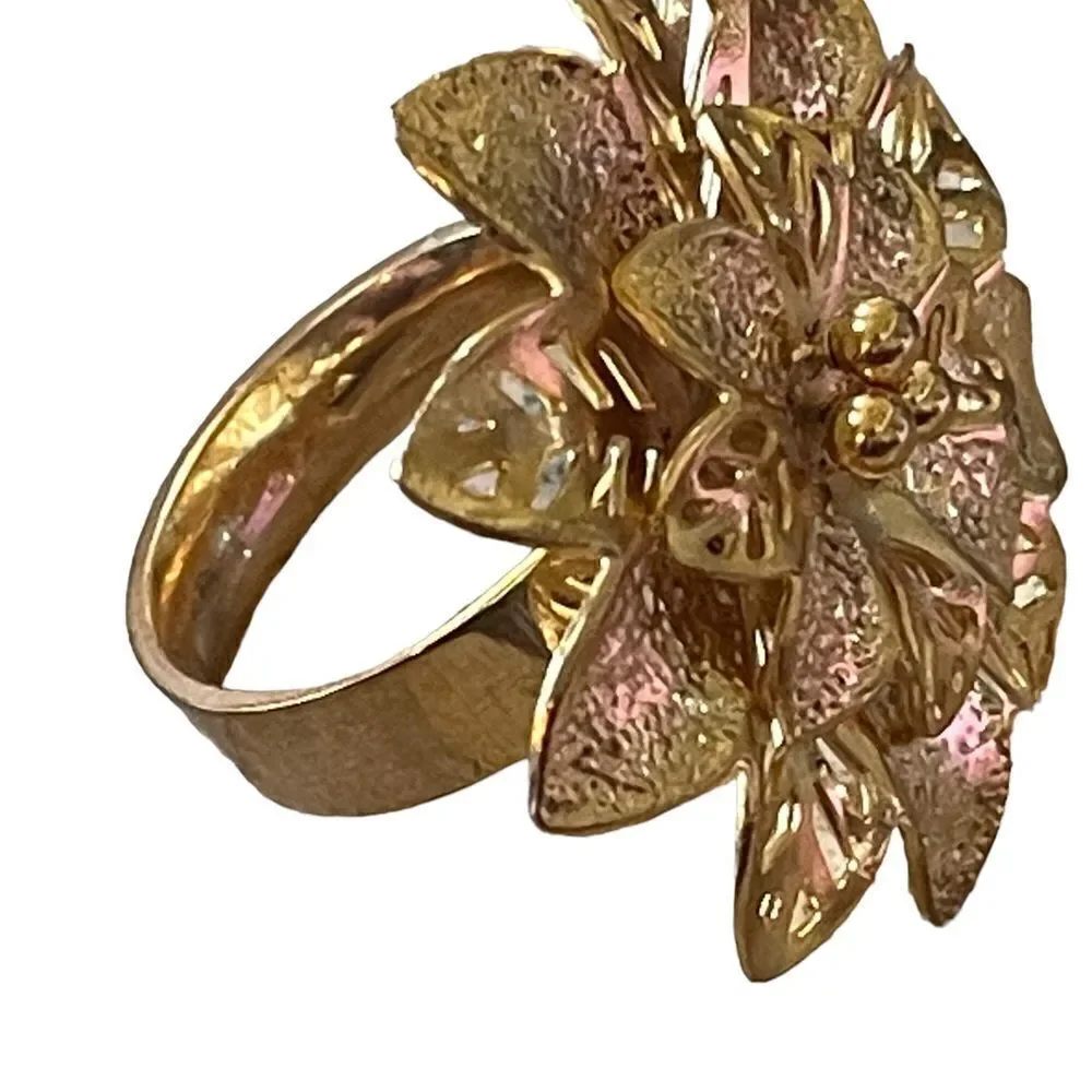 NWOT gold tone flower design ring US size 10.5